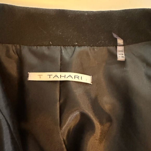 Ellie Tahari black blazer - size 12 - Picture 3 of 4